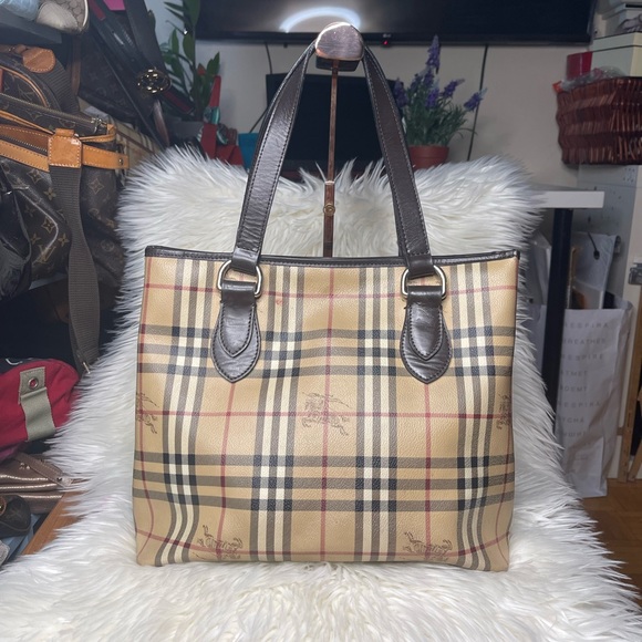 Buberry - Picture 1 of 16